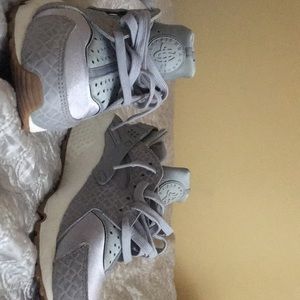 nike hurraches size (W) 8 (M) 6.5